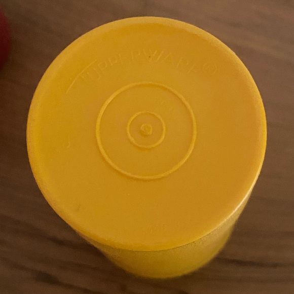 Collectable 1970’s Tupperwear Harvest Tumblers - Picture 2 of 4